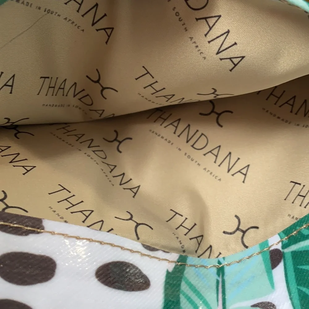 Thandana clutch